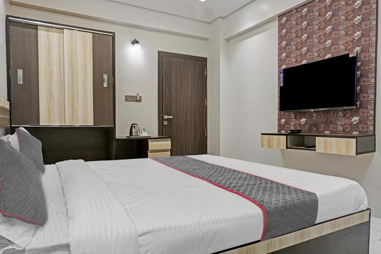 Oyo Raghuvansh 3* Pune